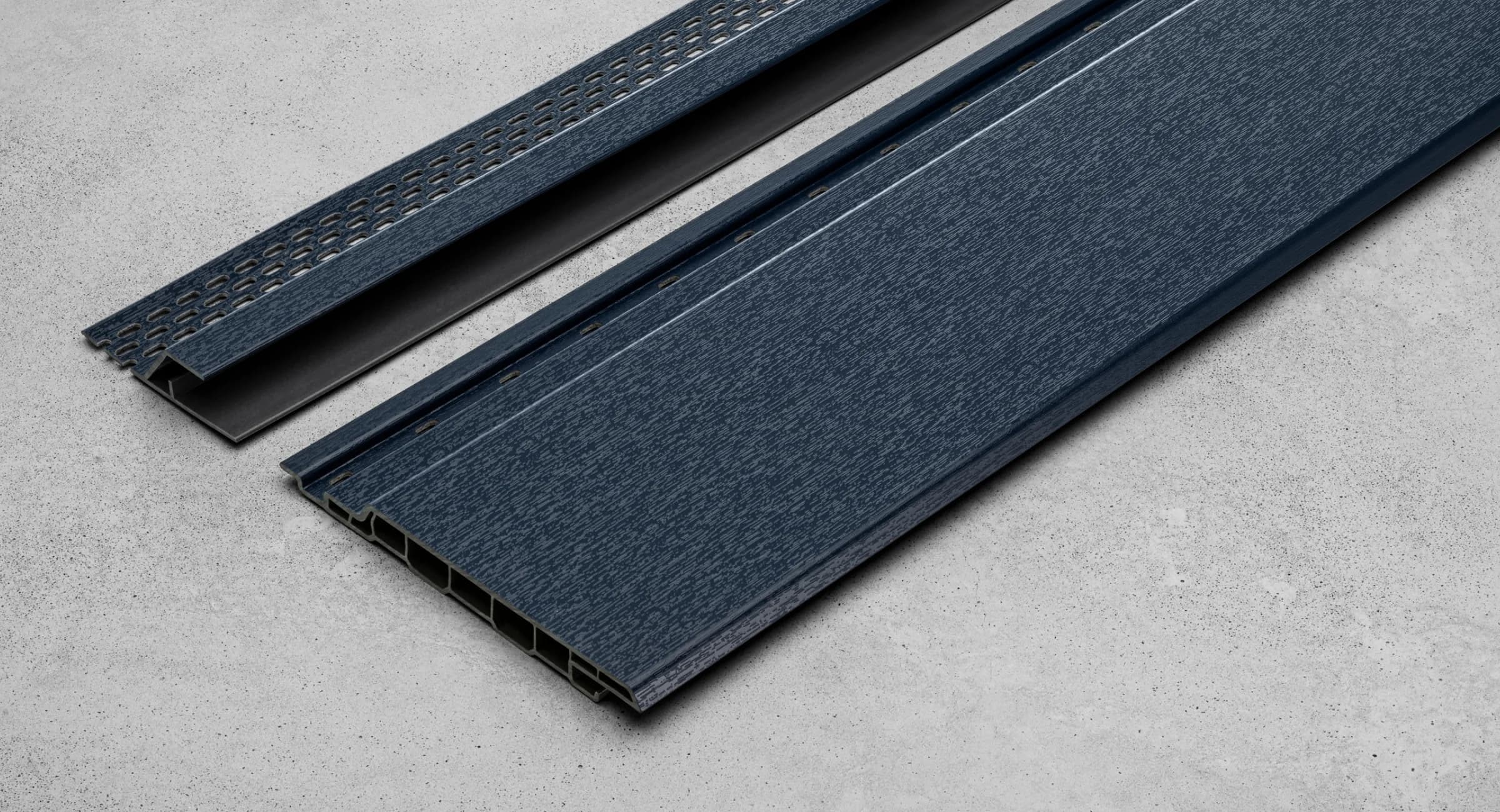 Keralit ventilatieconcept op Keralit sponningdeel 143 in staalblauw